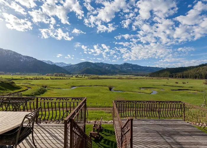 Rustic With Views For Miles Near Grand Teton National Park, Wyoming Holiday home *