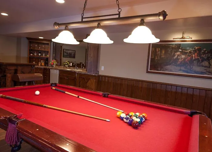 Rustic With Views For Miles Near Grand Teton National Park, Wyoming Holiday home Bedford