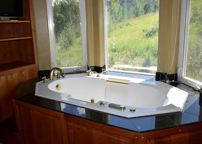 Rustic With Views For Miles Near Grand Teton National Park, Wyoming * Bedford